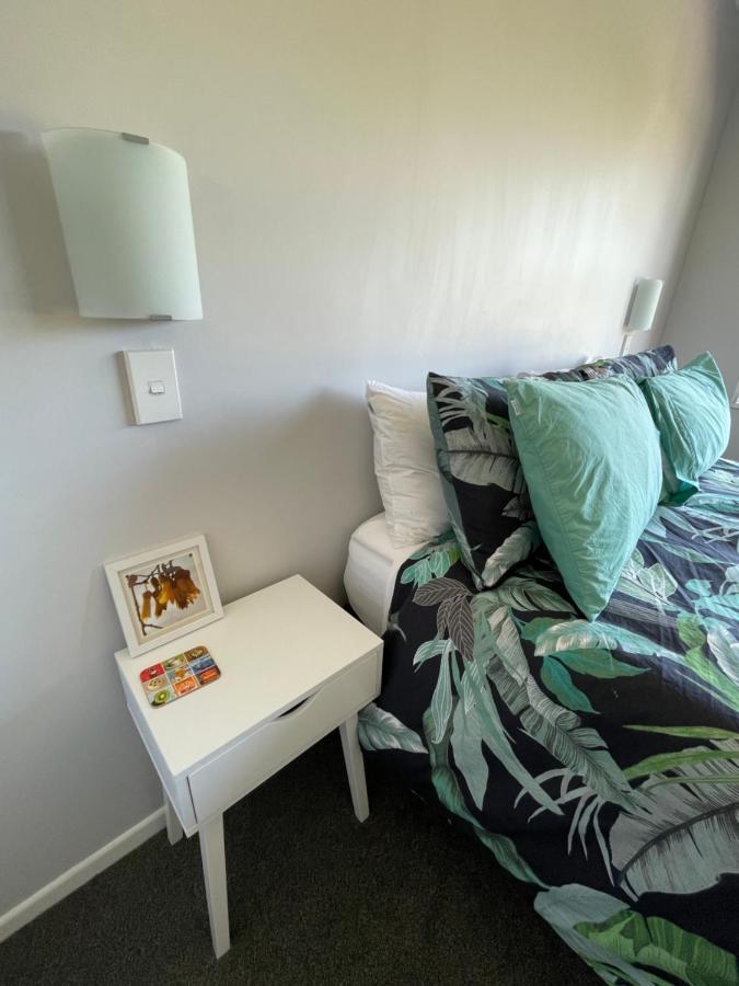 Green Door - One Bedroom Apartment Вакатане Екстер'єр фото