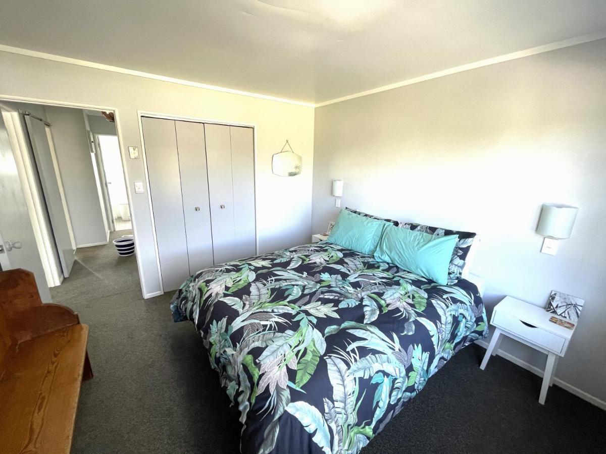 Green Door - One Bedroom Apartment Вакатане Екстер'єр фото