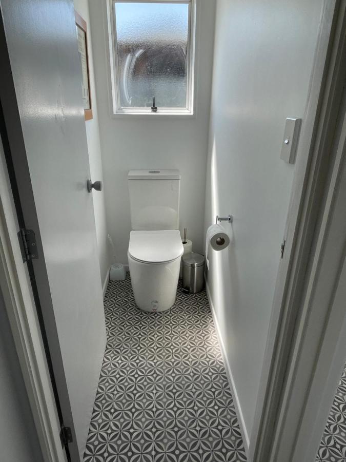 Green Door - One Bedroom Apartment Вакатане Екстер'єр фото