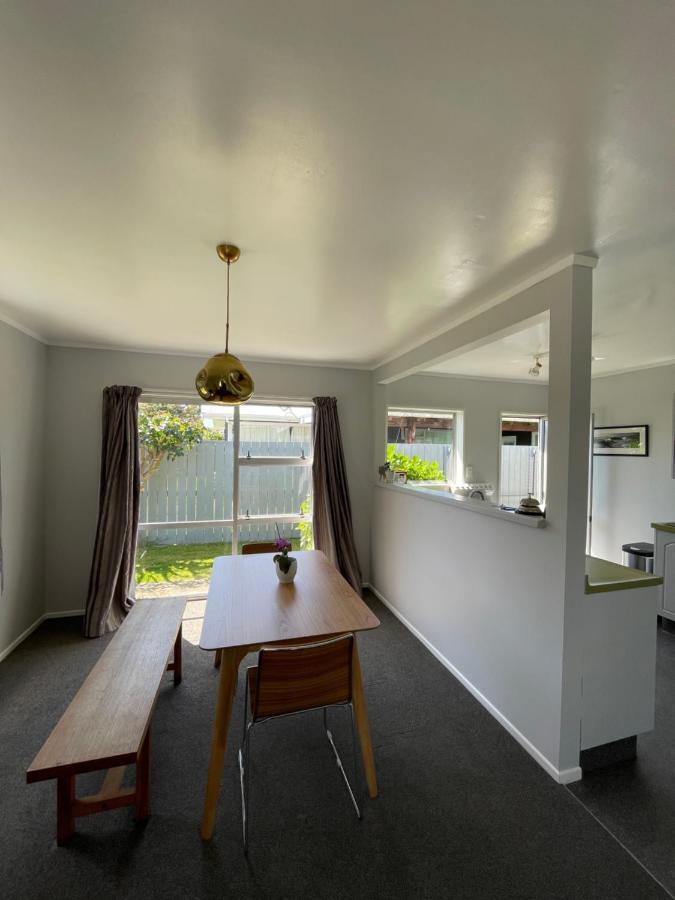 Green Door - One Bedroom Apartment Вакатане Екстер'єр фото